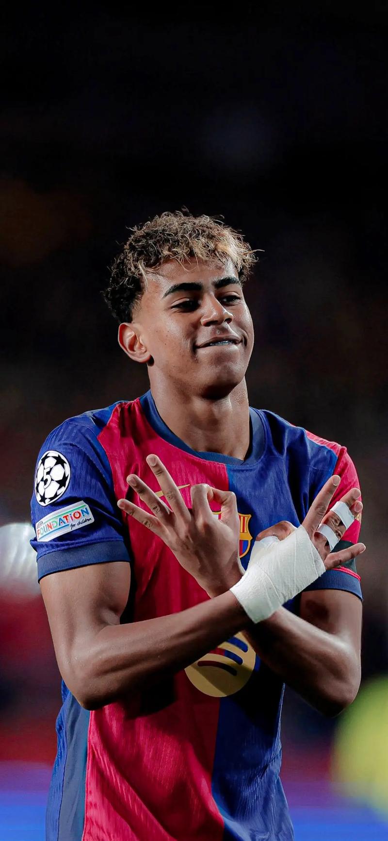 拜仁莱万多夫斯基关键进球锁定胜局