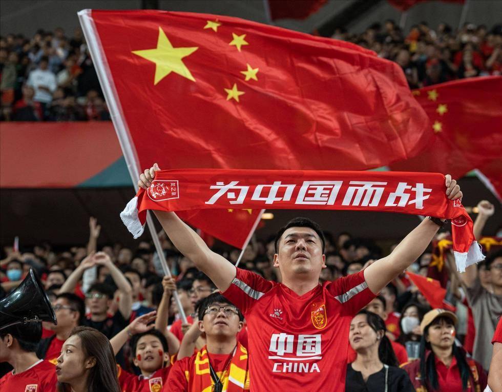 西马坎：像我这样的年轻球员，能从C罗和马内身上受益良多（西马坎：年轻球员如我，从C罗和马内身上受益匪浅）