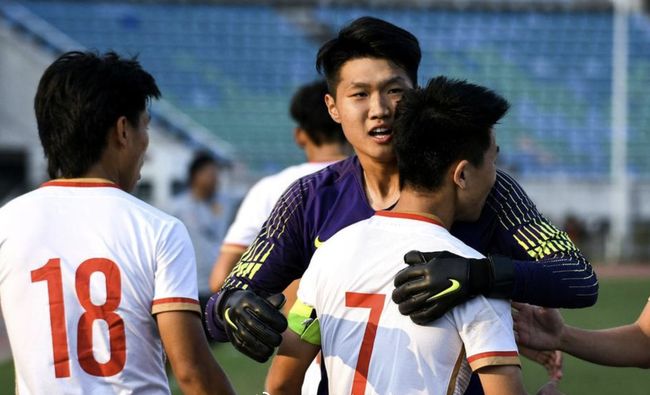 如果这些足球运动员出生于香港②（若这些足球运动员生于香港②）