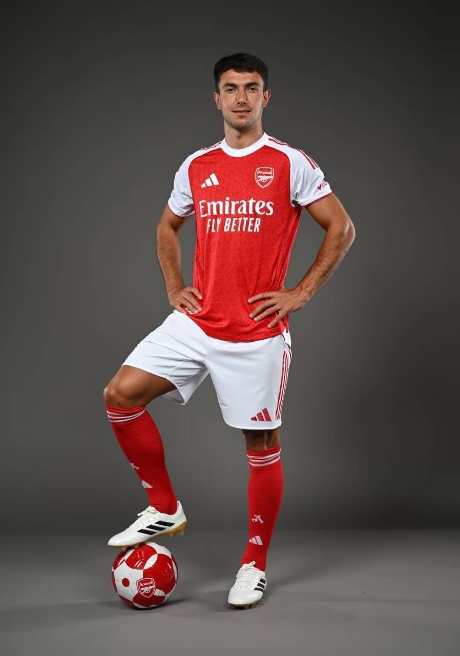 凯文-麦卡利斯特：当然想参加世界杯，阿根廷右后卫竞争很激烈