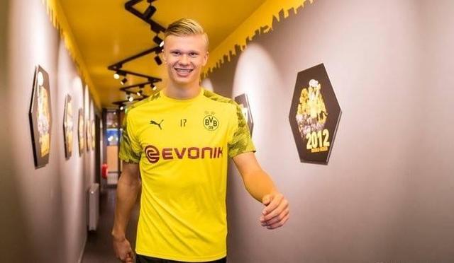 祝福！全北现代国脚宋旻揆与电竞主持人郭珉瑄步入婚姻殿堂