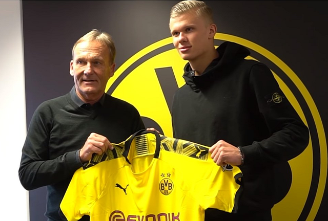 拉菲尼亚：巴西球员不自律的刻板印象已过时；曾想过放弃足球（拉菲尼亚直言：给巴西球员扣上“不自律”标签已过时；他曾一度想放弃足球）