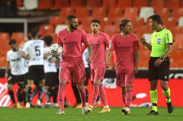 官方：AC米兰与30岁奥里吉解约；他已超1年半未踢一线队比赛（AC米兰官宣与30岁奥里吉解约：已超一年半无一线队出场）